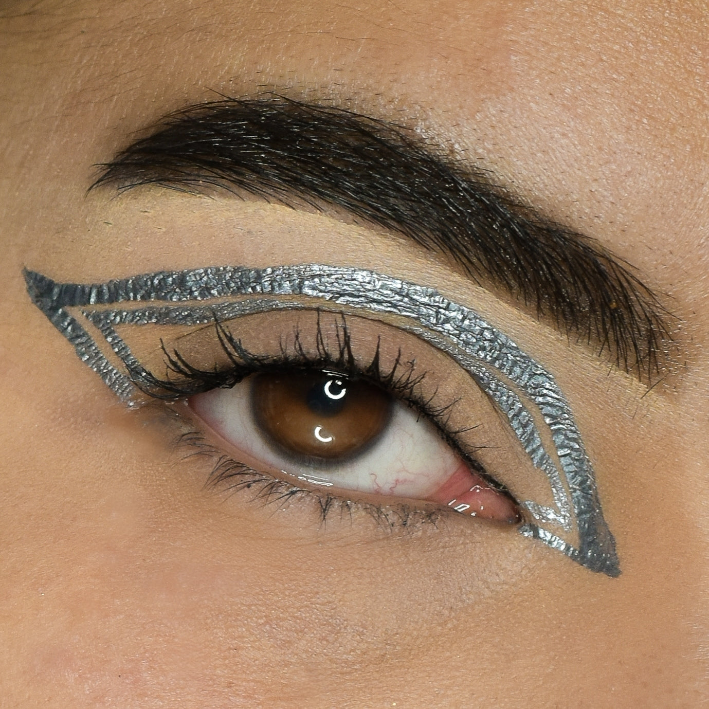 C2P FRAME ME! METALLIC EYELINER