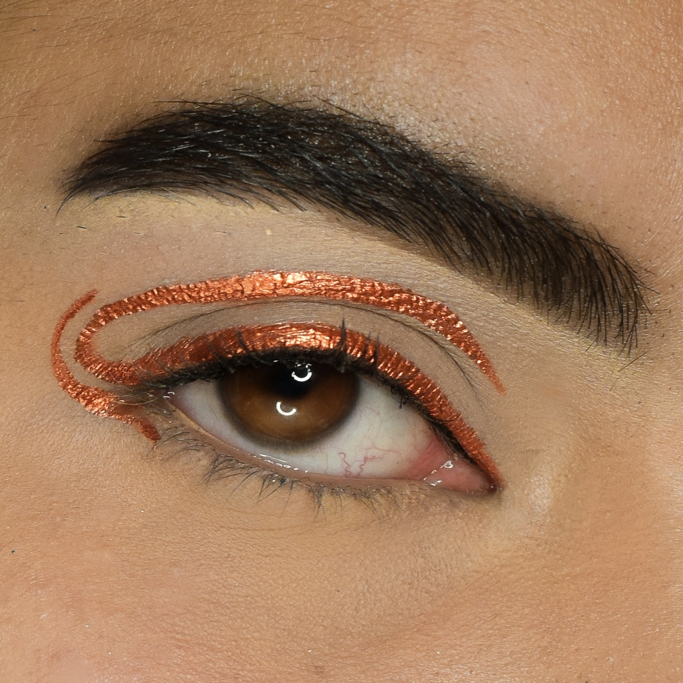 C2P FRAME ME! METALLIC EYELINER
