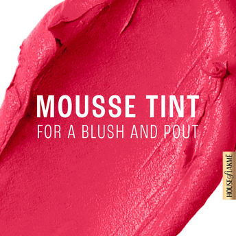 Lakme 9 To 5 Weightless Matte Mousse Lip & Cheek Color - Plum Feather