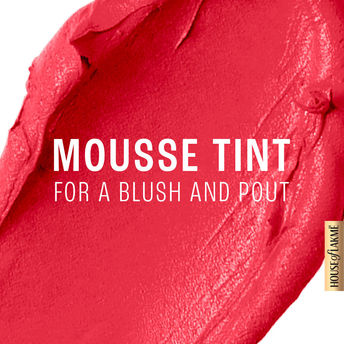 Lakme 9 To 5 Weightless Matte Mousse Lip & Cheek Color - Crimson Silk